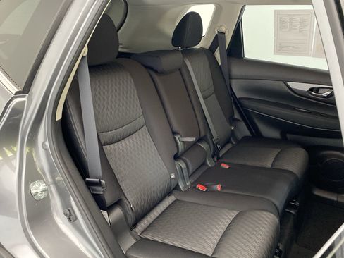 Used 2020 Nissan Rogue SV image 17