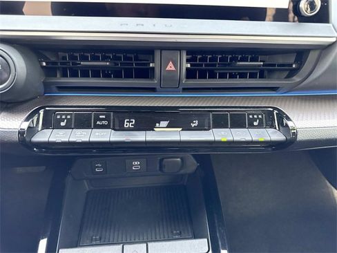 Used 2023 Toyota Prius XLE image 25