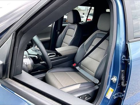 New 2026 Chevrolet Equinox LT w/ Convenience Package II FWD image 10