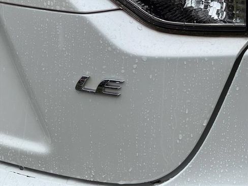 Used 2020 Toyota Corolla LE FWD image 6