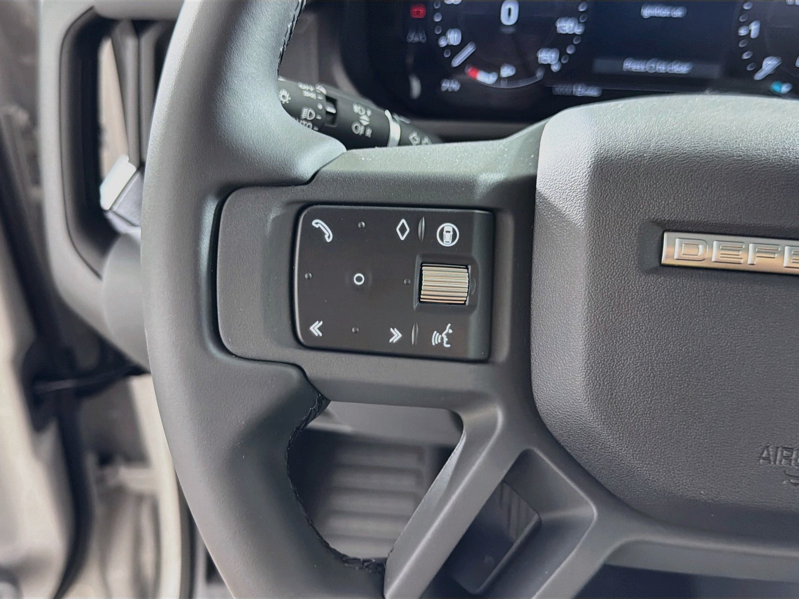 New 2026 Land Rover Defender 110 S AWD/4WD image 12