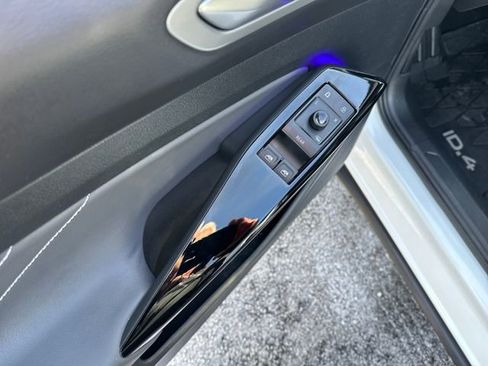 Certified 2023 Volkswagen ID.4 Pro S image 12