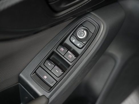 Used 2021 Subaru Crosstrek 2.5i Sport w/ Moonroof Package image 40