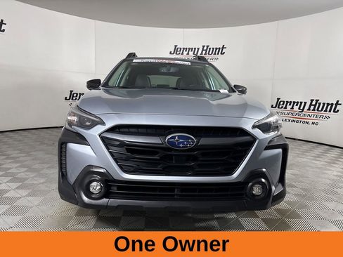 Used 2023 Subaru Outback Premium image 3