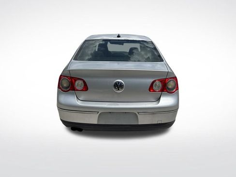 Used 2007 Volkswagen Passat 2.0T FWD image 7