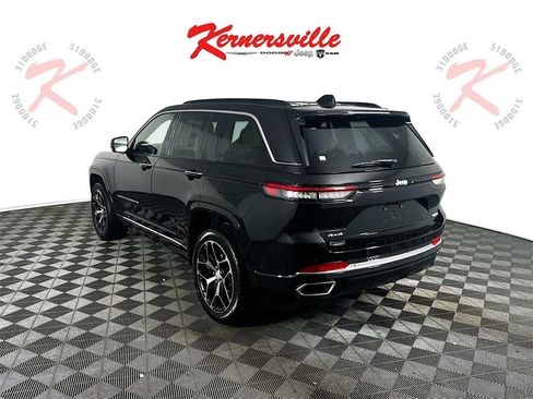 New 2025 Jeep Grand Cherokee Summit image 5