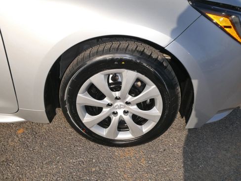 Used 2021 Toyota Corolla LE image 29