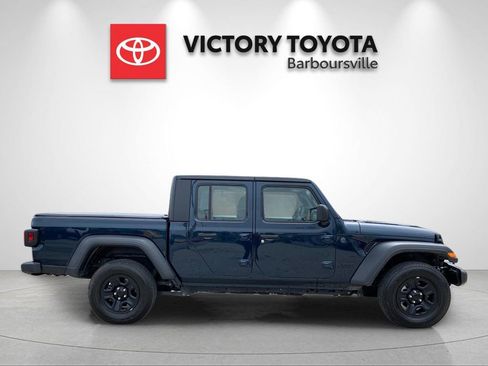 Used 2025 Jeep Gladiator Sport image 6