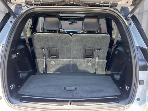 Used 2024 Jeep Grand Cherokee L Limited w/ Luxury Tech Group II image 17