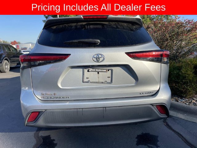 Used 2021 Toyota Highlander LE AWD/4WD image 5