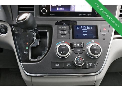 Used 2018 Toyota Sienna XLE image 27