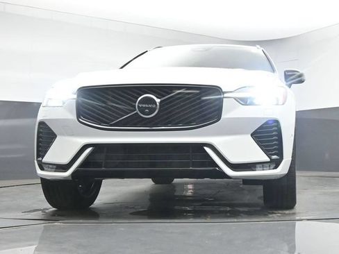New 2026 Volvo XC60 B5 Plus w/ Protection Package Premier AWD/4WD image 38
