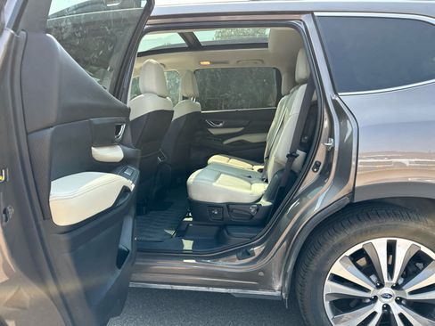 Used 2022 Subaru Ascent Limited w/ Technology Package AWD/4WD image 6