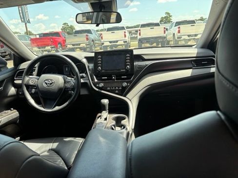 Used 2023 Toyota Camry SE FWD image 13