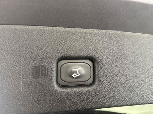 Used 2022 Lincoln Nautilus Reserve AWD/4WD image 15