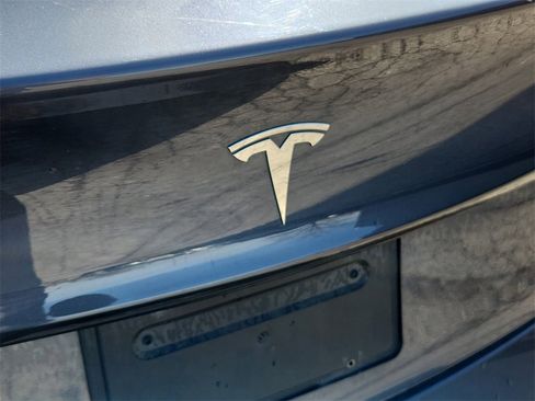 Used 2020 Tesla Model 3 Standard Range Plus image 11