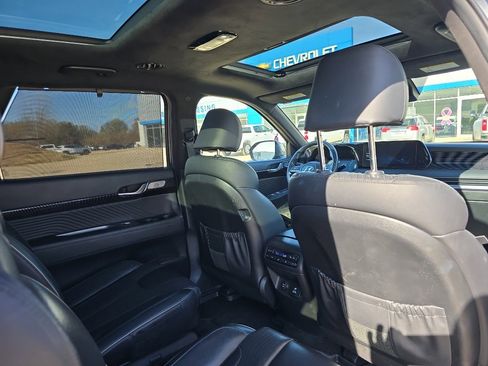 Used 2023 Hyundai Palisade Calligraphy image 17