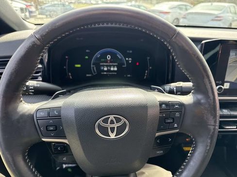 Used 2025 Toyota Camry SE w/ Convenience Package FWD image 30