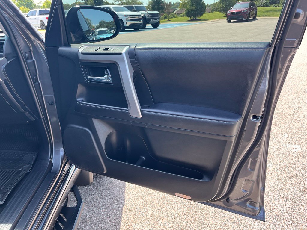 Used 2023 Toyota 4Runner Limited AWD/4WD image 9