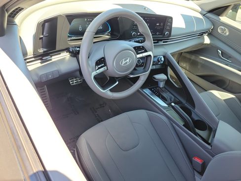 Certified 2025 Hyundai Elantra Sport FWD image 6