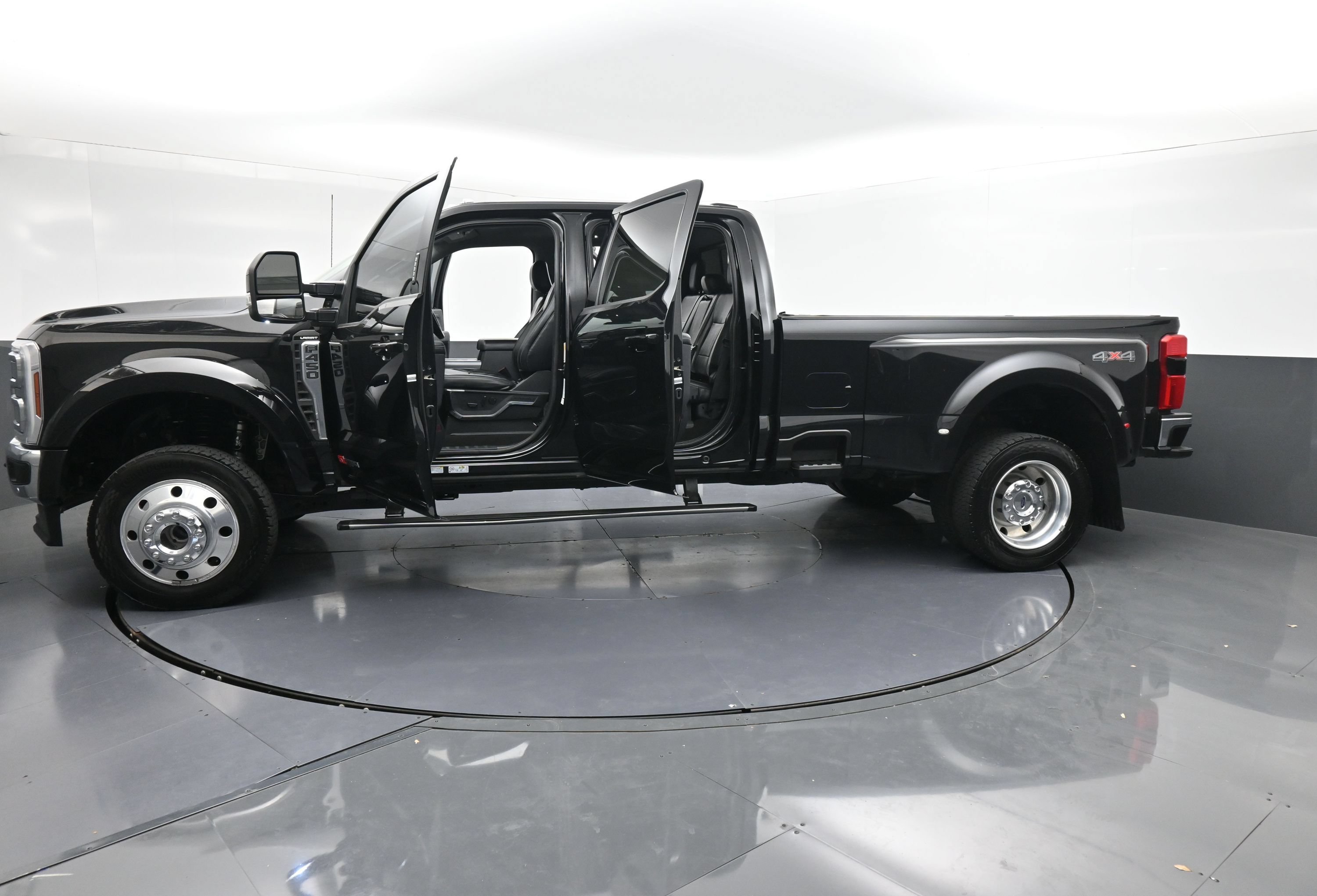Used 2024 Ford F450 Lariat w/ Lariat Ultimate Package AWD/4WD image 40