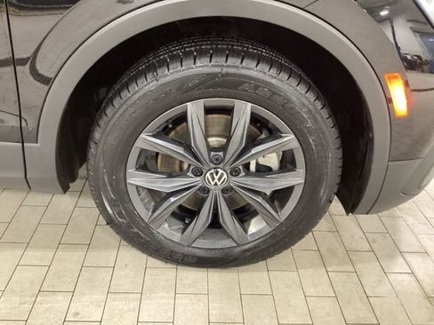 Certified 2023 Volkswagen Tiguan SE AWD/4WD image 23