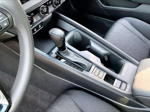 Used 2025 Honda Accord LX image 15