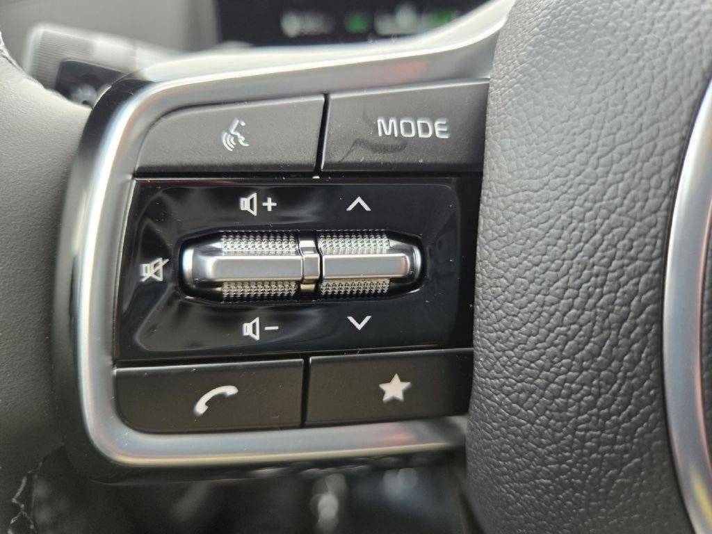 Used 2026 Kia Carnival SX Prestige FWD image 26
