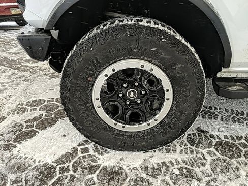 Used 2023 Ford Bronco Outer Banks w/ Sasquatch Package image 9