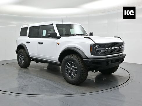 New 2025 Ford Bronco Badlands image 1