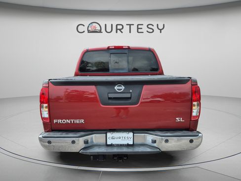 Used 2014 Nissan Frontier SL RWD image 6