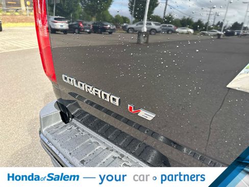 Used 2017 Chevrolet Colorado LT w/ LT Convenience Package AWD/4WD image 7