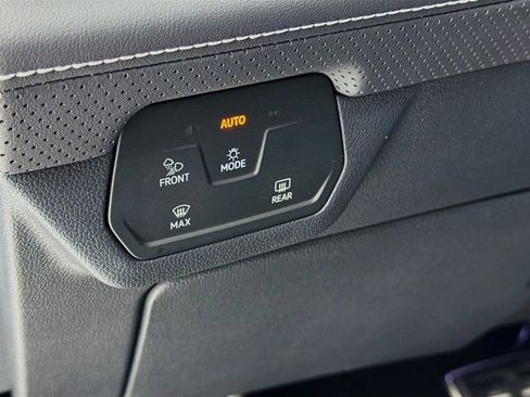 Used 2025 Volkswagen Atlas SEL Premium R-Line image 10