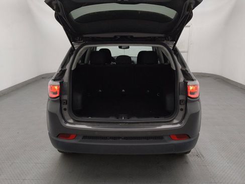 Used 2018 Jeep Compass Sport w/ Tech Group FWD image 29