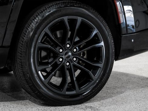 Used 2022 Jeep Grand Wagoneer Series II image 70