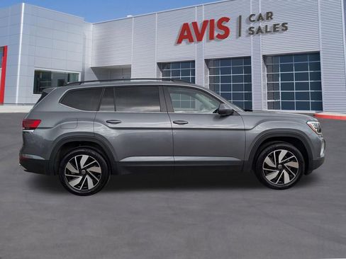 Used 2025 Volkswagen Atlas SE image 5