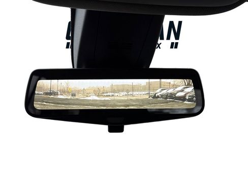 Used 2018 Chevrolet Traverse LT image 19