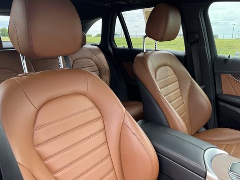 Certified 2020 Mercedes-Benz GLC 43 AMG 4MATIC image 35