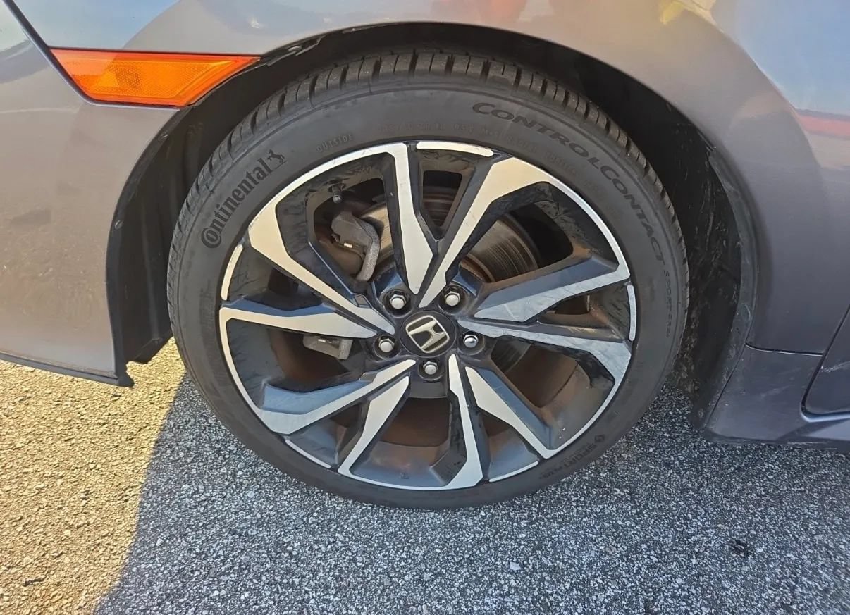 Used 2018 Honda Civic Si image 2