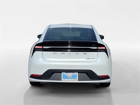 Used 2024 Toyota Prius Prime SE image 5