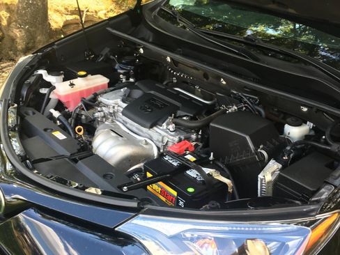 Used 2018 Toyota RAV4 Adventure AWD/4WD image 31