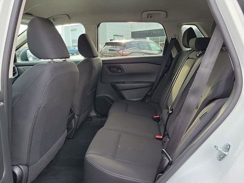 Used 2024 Nissan Rogue S image 11