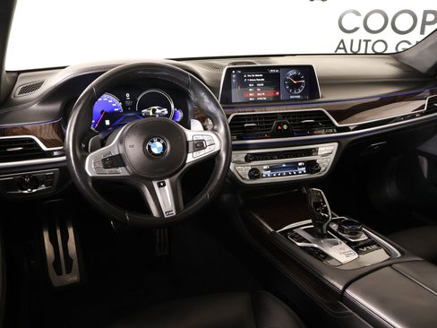 Used 2019 BMW M760i xDrive w/ Luxury Rear Seating Package AWD/4WD image 2