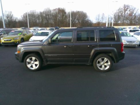 Used 2014 Jeep Patriot Latitude image 3
