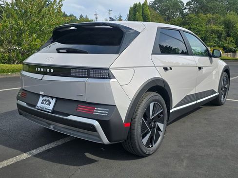 New 2025 Hyundai Ioniq 5 SE image 4