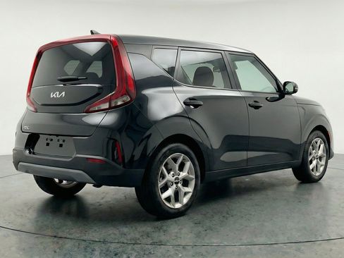 Used 2025 Kia Soul LX w/ LX Technology Package FWD image 9