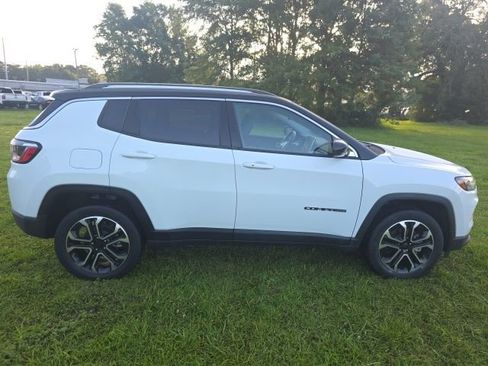 Used 2022 Jeep Compass Limited AWD/4WD image 10