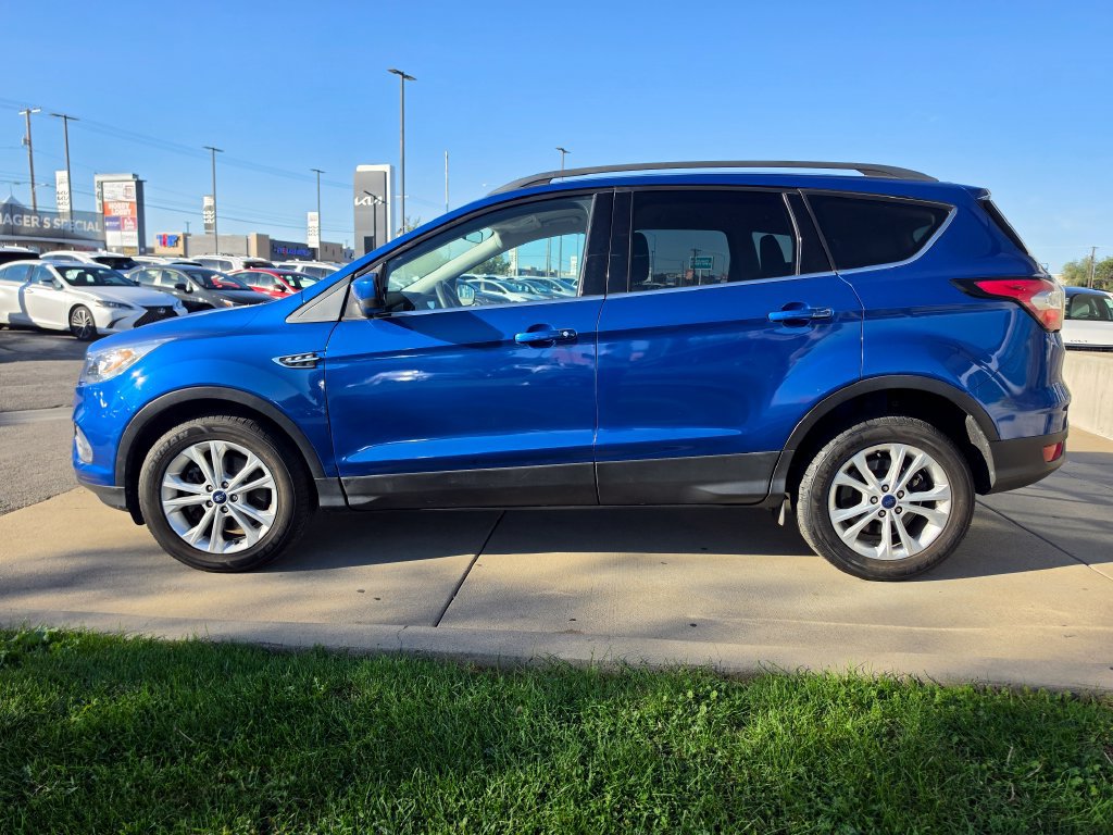 Used 2017 Ford Escape SE w/ Equipment Group 201A AWD/4WD image 8