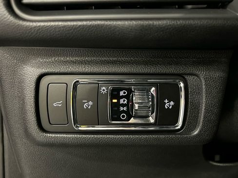 Used 2023 Lincoln Corsair AWD w/ Equipment Group 101A image 19