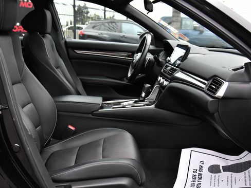 Used 2018 Honda Accord Sport image 43